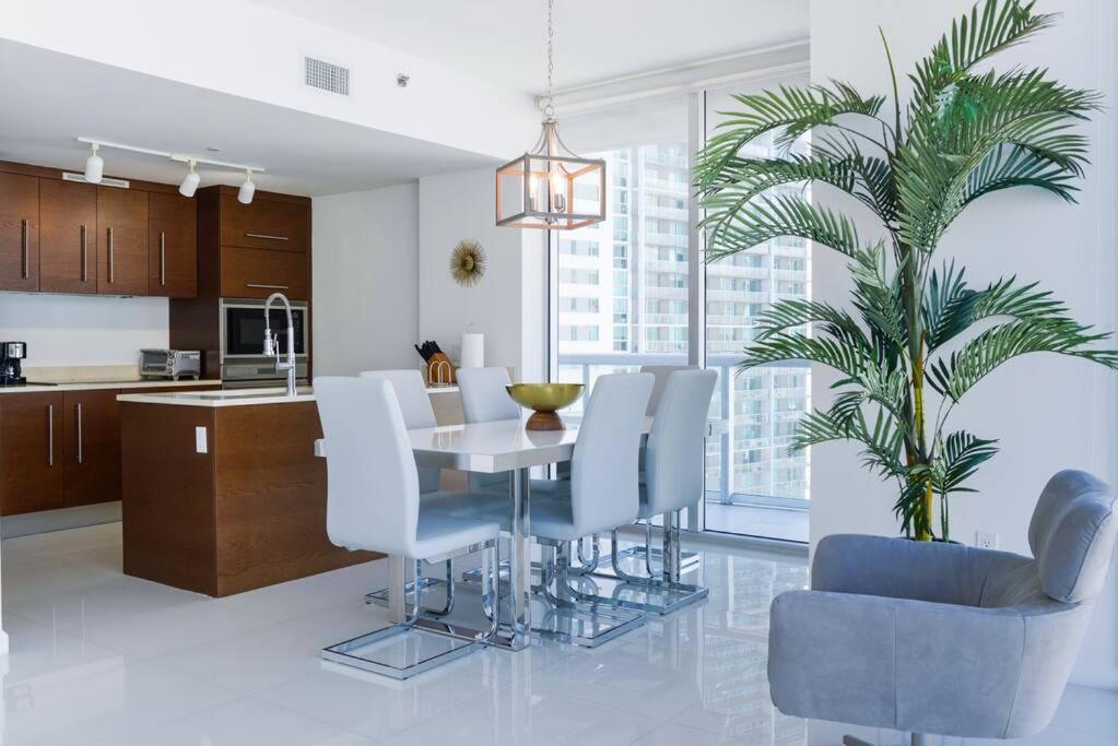 Wonderful 2 Bedroom Apt With Ocean Views At Icon Brickell Майами Экстерьер фото