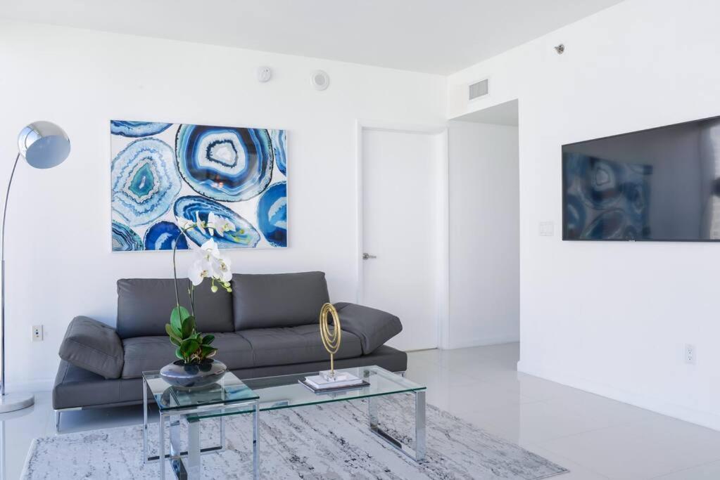 Wonderful 2 Bedroom Apt With Ocean Views At Icon Brickell Майами Экстерьер фото